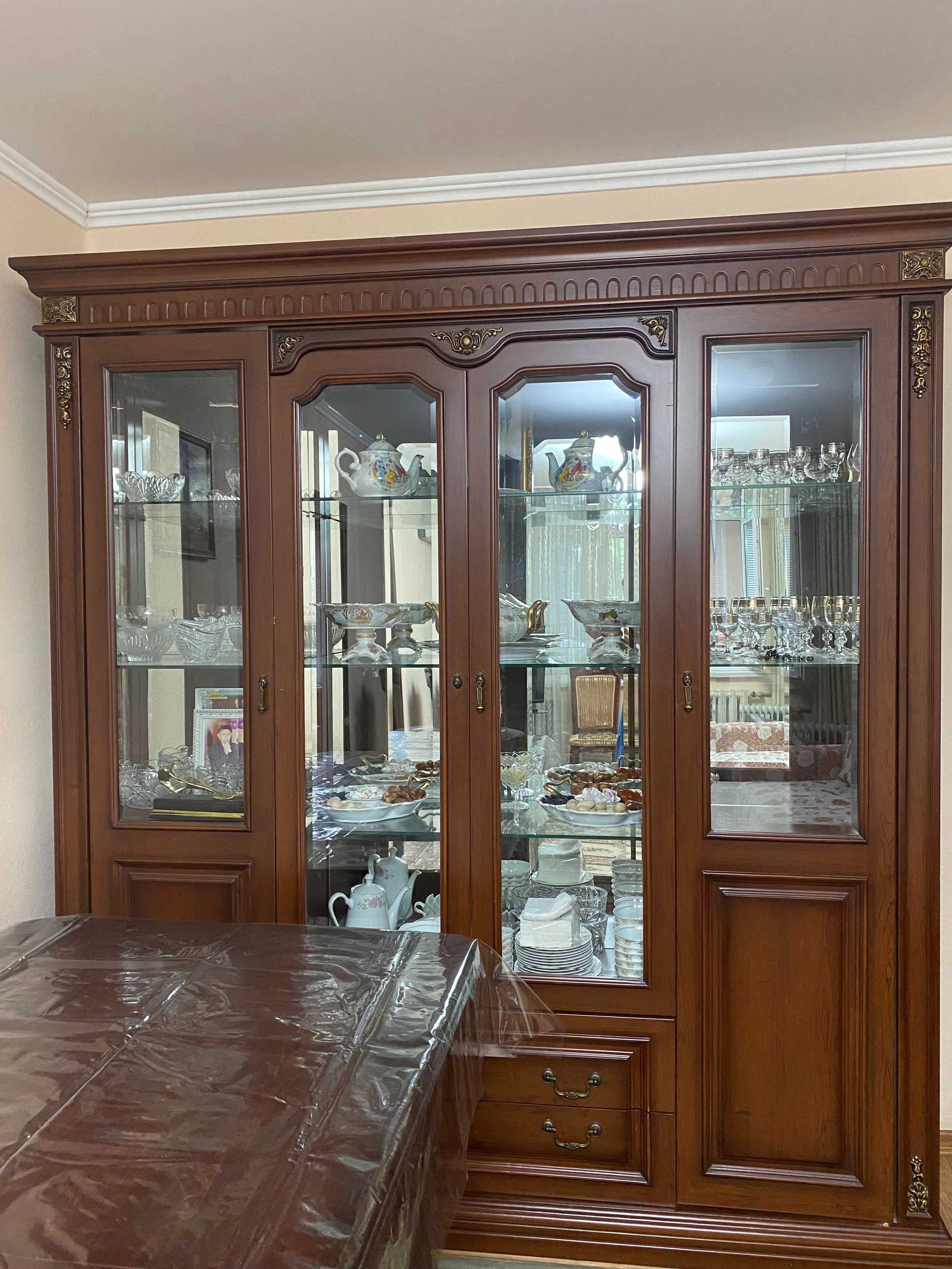 Продам шкаф для посуды