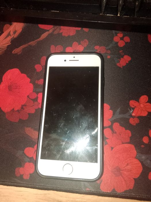 Продам айфон 8 минусы и плюсы снизу