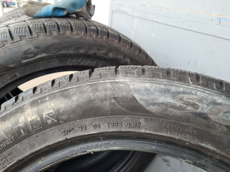4 бр. зимни гуми 235/55/19 Pirelli MOE RSC DOT 0318 4,5-5,5 mm