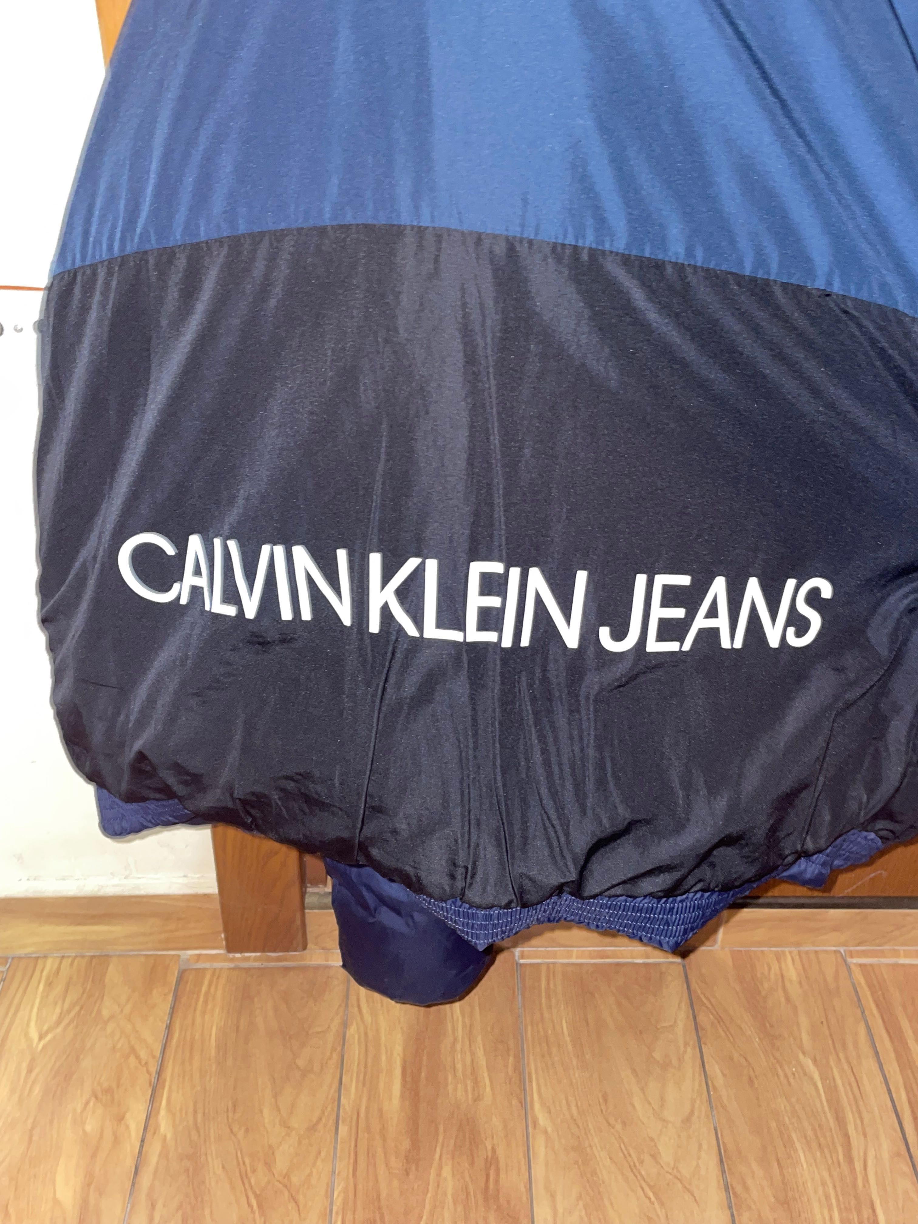 Оригинално зимно яке Calvin Klein Jeans