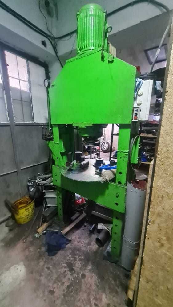 Presa hidraulica 60 T,motor 9 Kw