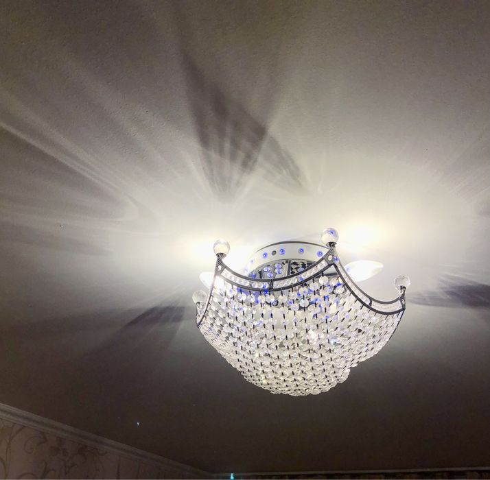 Продам люстры б/у