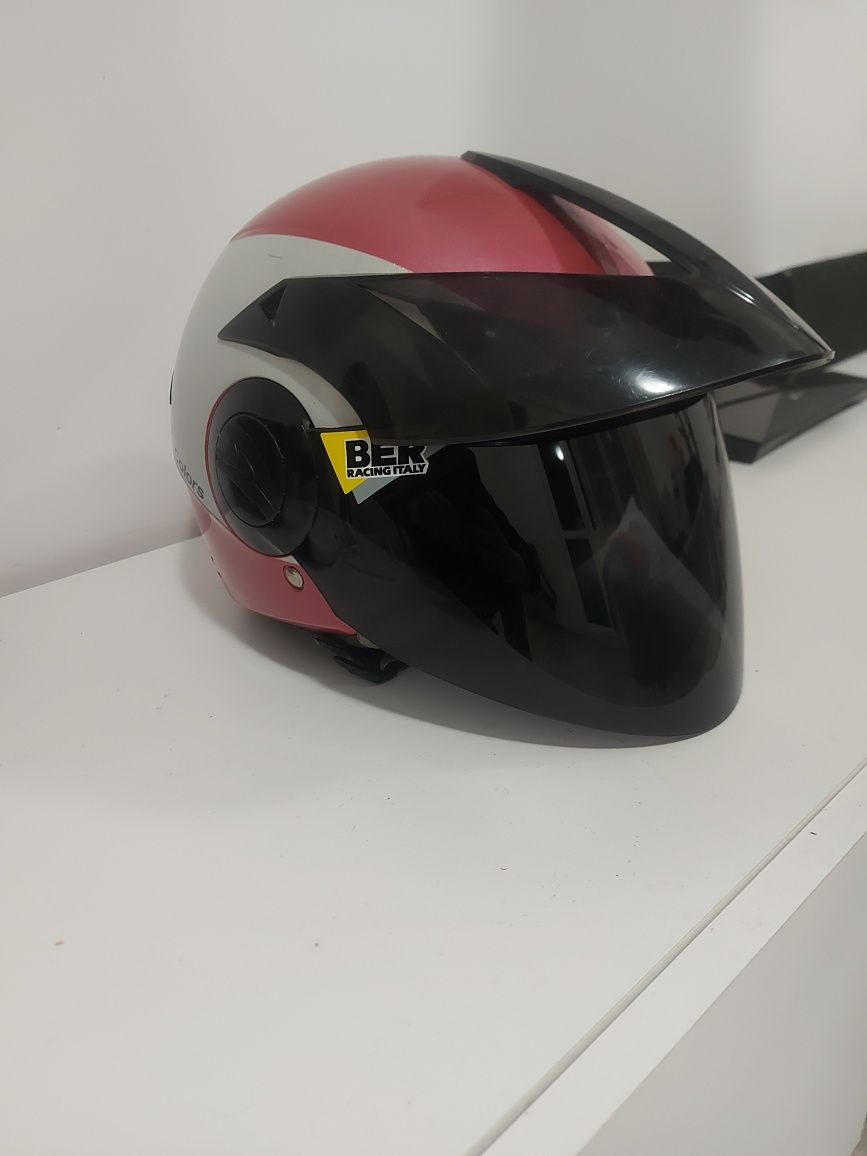 Vând casca motocicleta marca Shark Helmets(open-face),mărimea M(58-59)