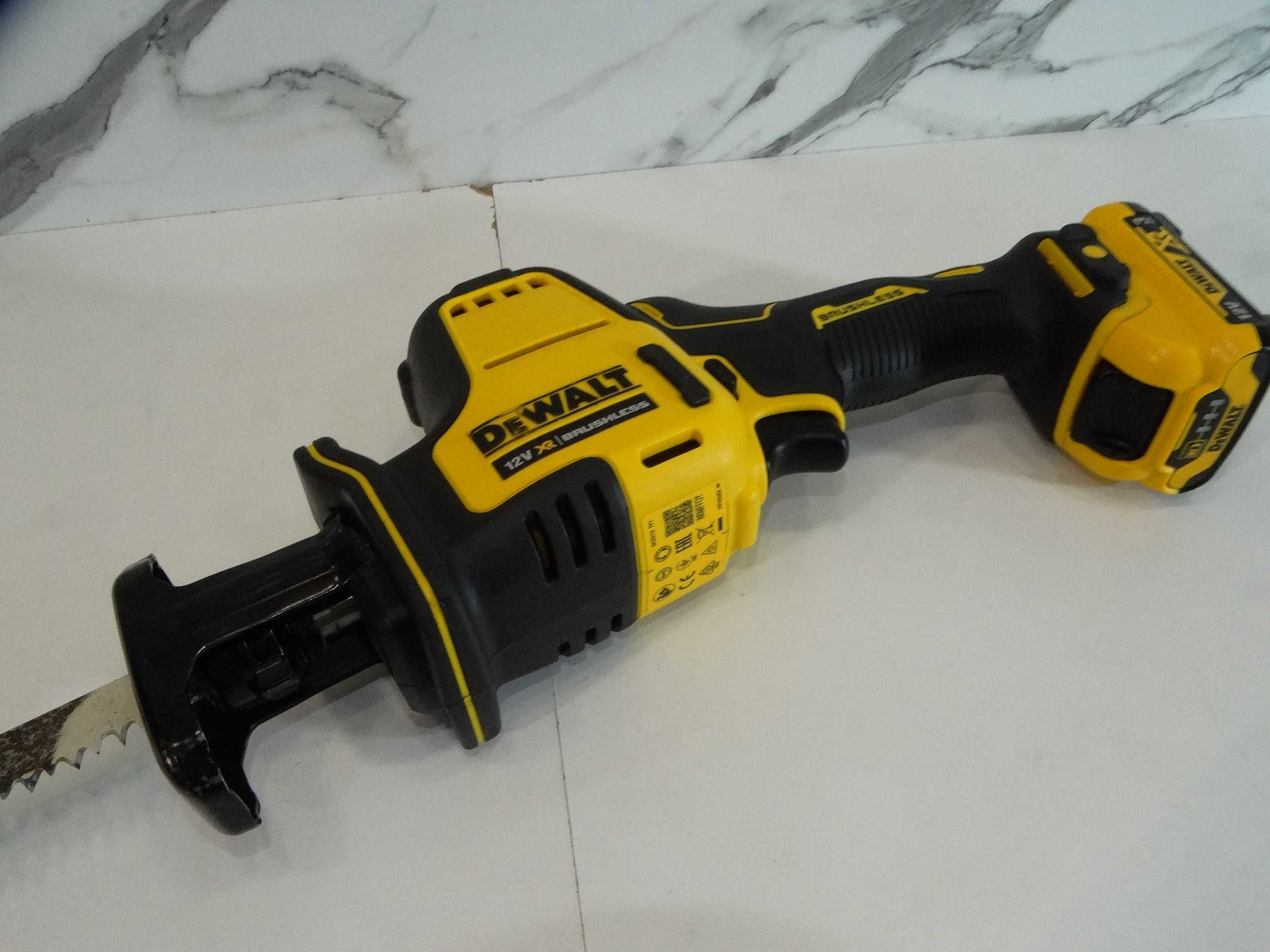 Dewalt DCS 312 + 3.0 Ah - Компактен саблен трион 12 V