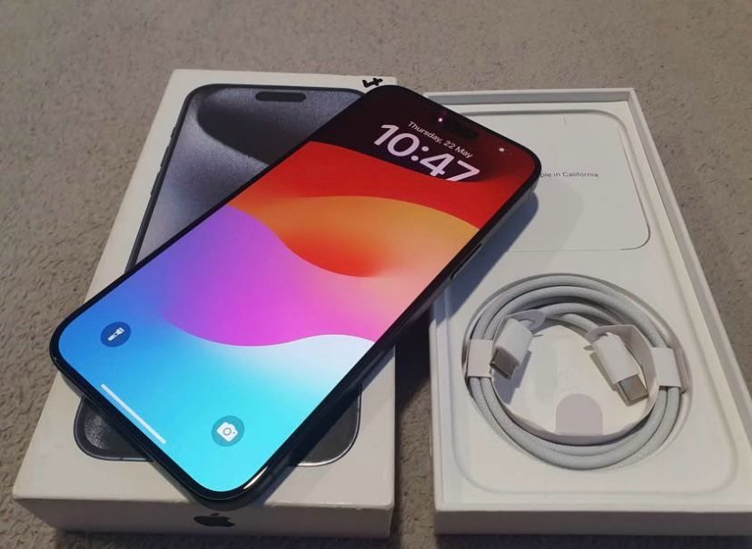 Vând / Schimb IPhone 15 Pro Max 256 GB