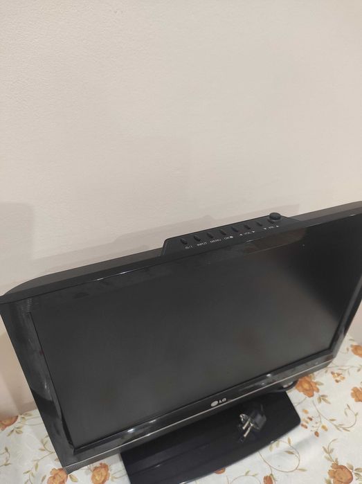 Телевизор 19" LG