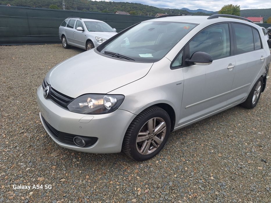 Dezmembrez VW Golf 6 Plus MACH 1.4 tsi CAXA cod culoare LR7L