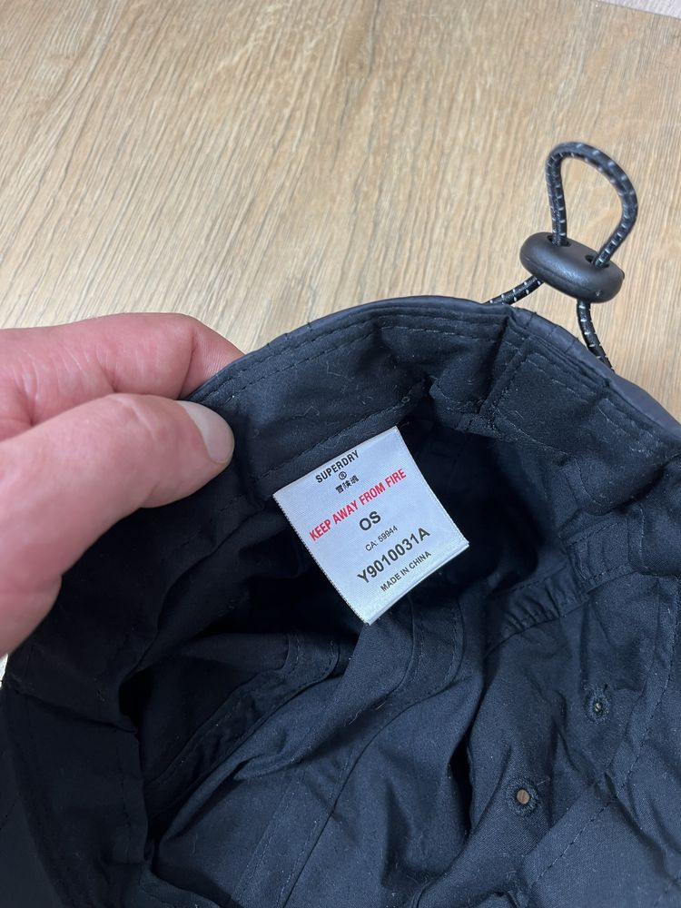 Von Dutch,Superdry,Levis шапки