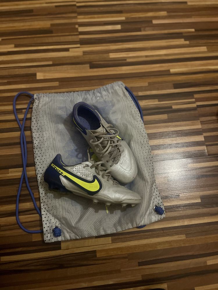 Бутонки Nike tiempo
