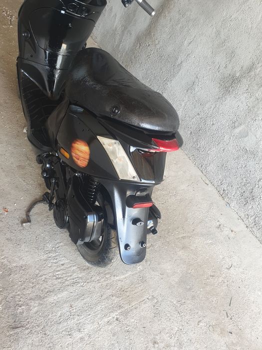 Scuter Piagio Zip