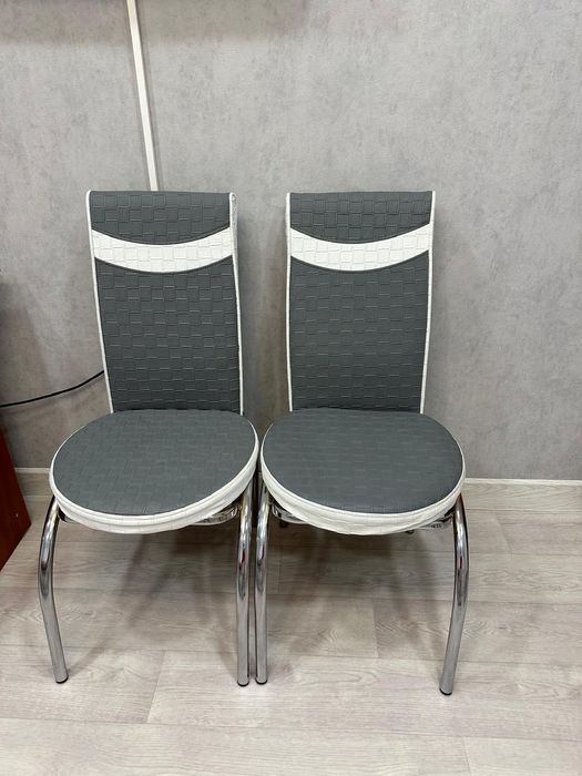 Продам новые стулья