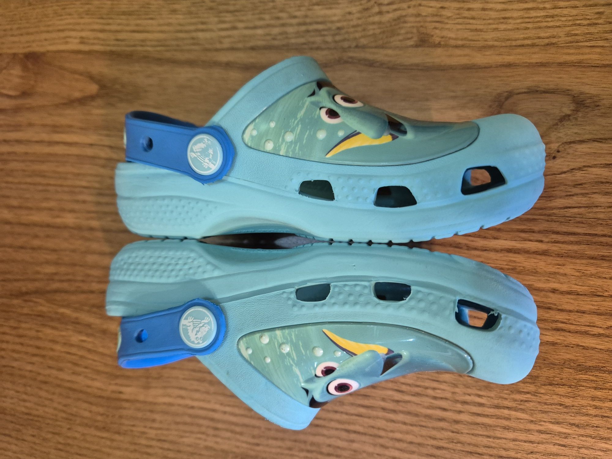 Papuci Crocs Finding Dory  C10-11 27-28