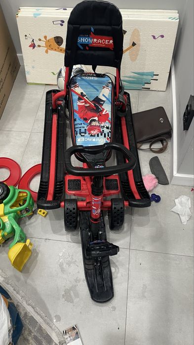 Снегокат в отличном состоянии.