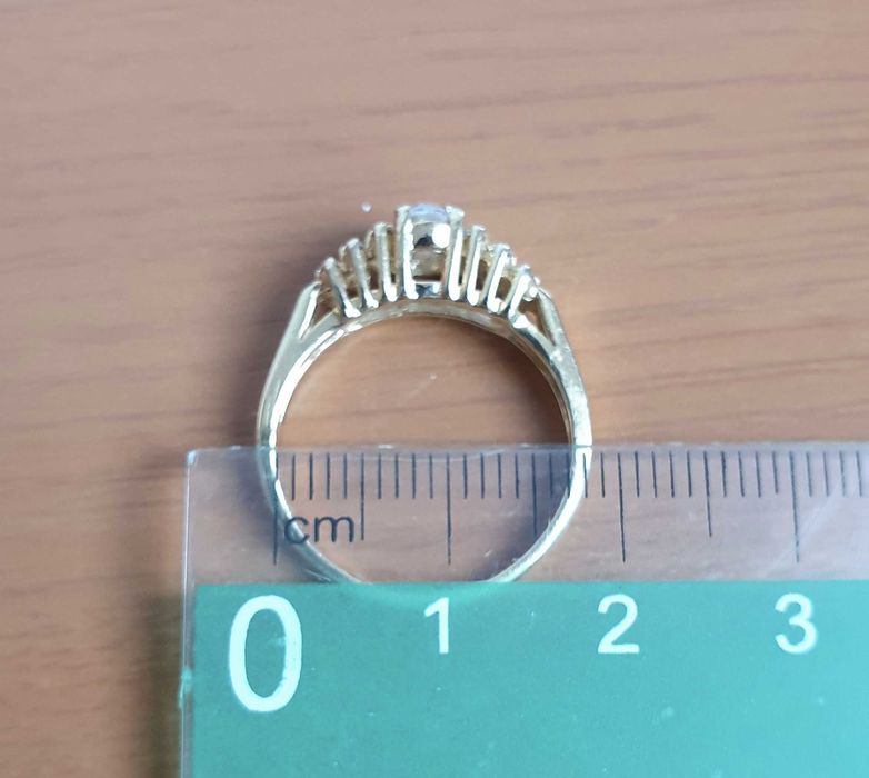 Златен пръстен 14K с 18 естествени диаманти , Подарък син сапфир
