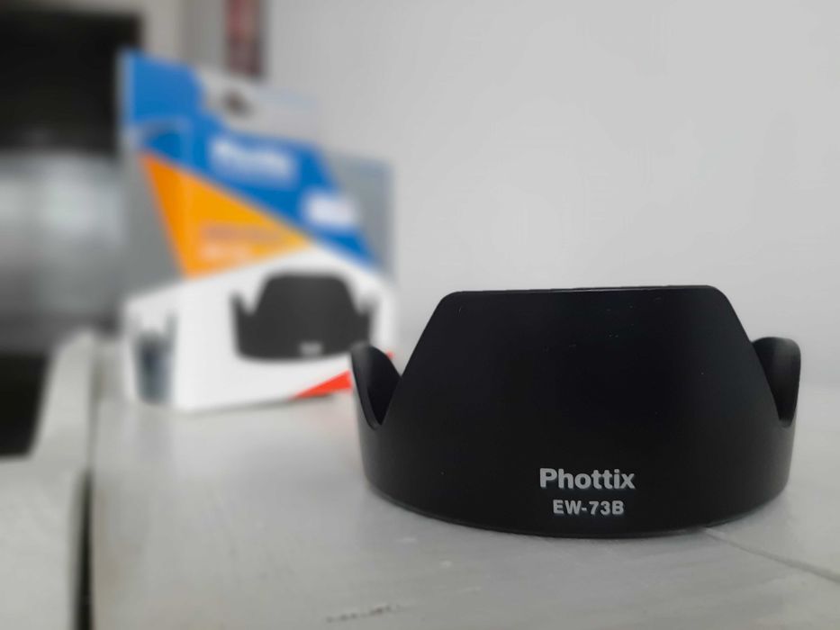 Сенник за обектив Phottix Canon EW-73B