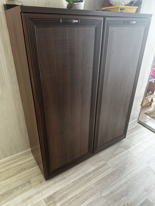 Продам прихожую 3 части