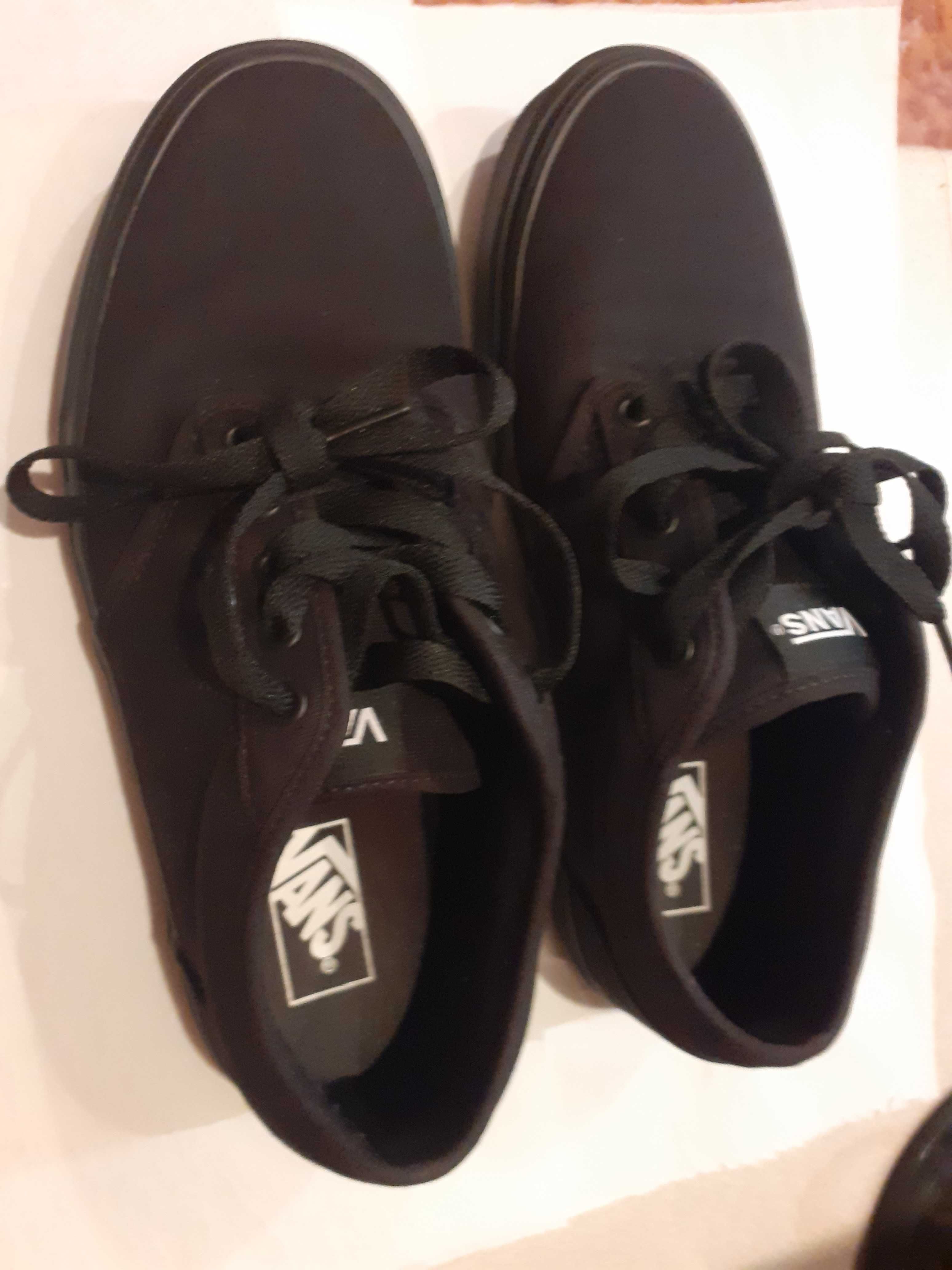 Pantofi sport barbati , marca VANS , marimea 42-43 , culoare neagra