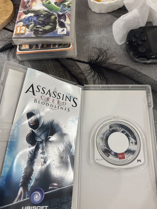 psp Използван Ама работи само батерията му е малко счупен