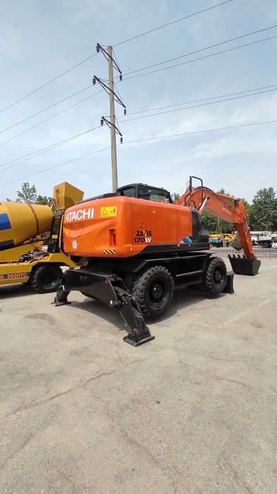 Колесный экскаватор Hitachi ZX170W-5A