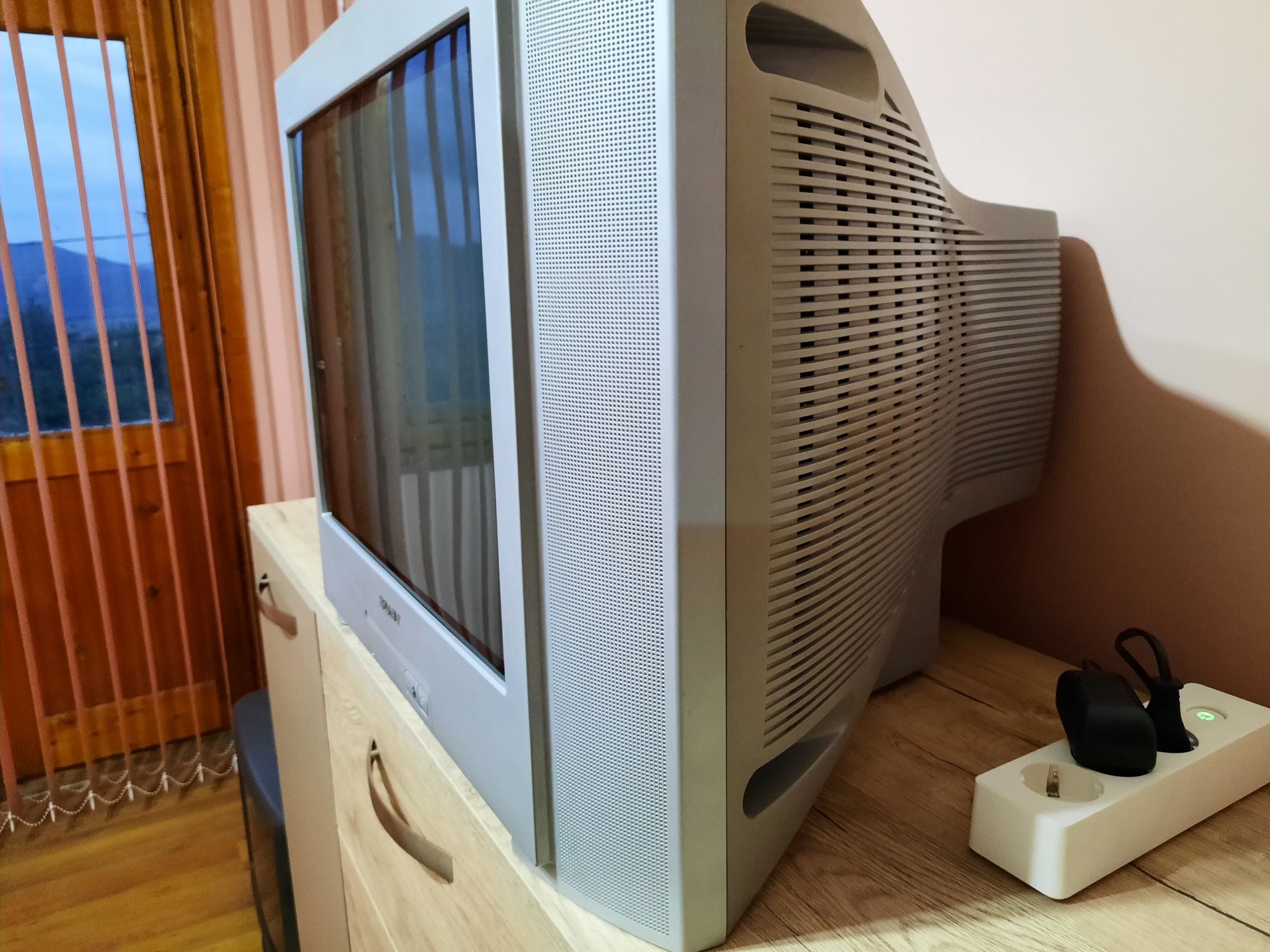 Телевизор SONY - Trinitron 21"