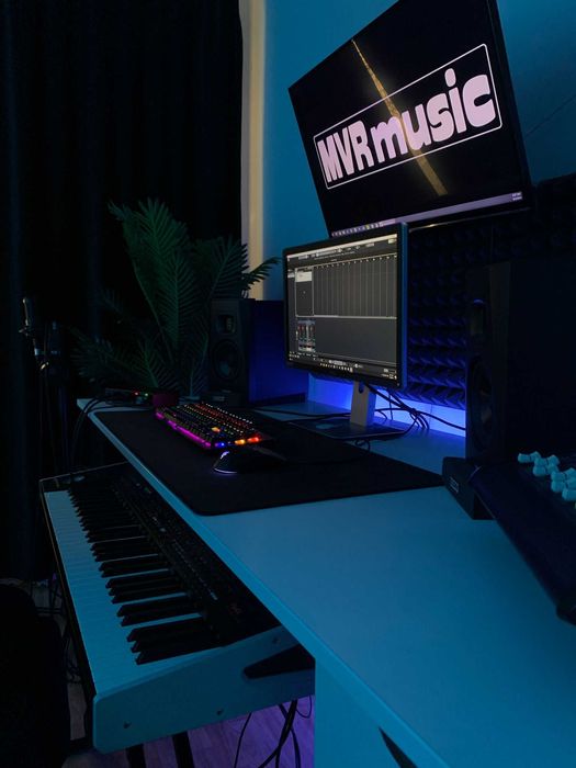 Studio Muzical + Songwriting + Recording (MIXMASTER) Sector 5