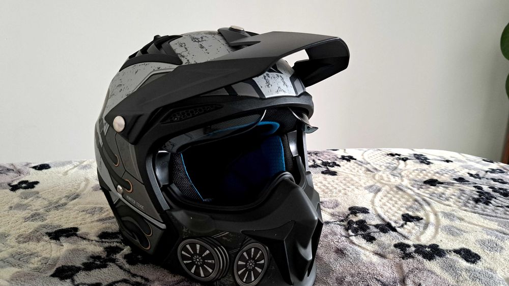 Casca motocicleta.