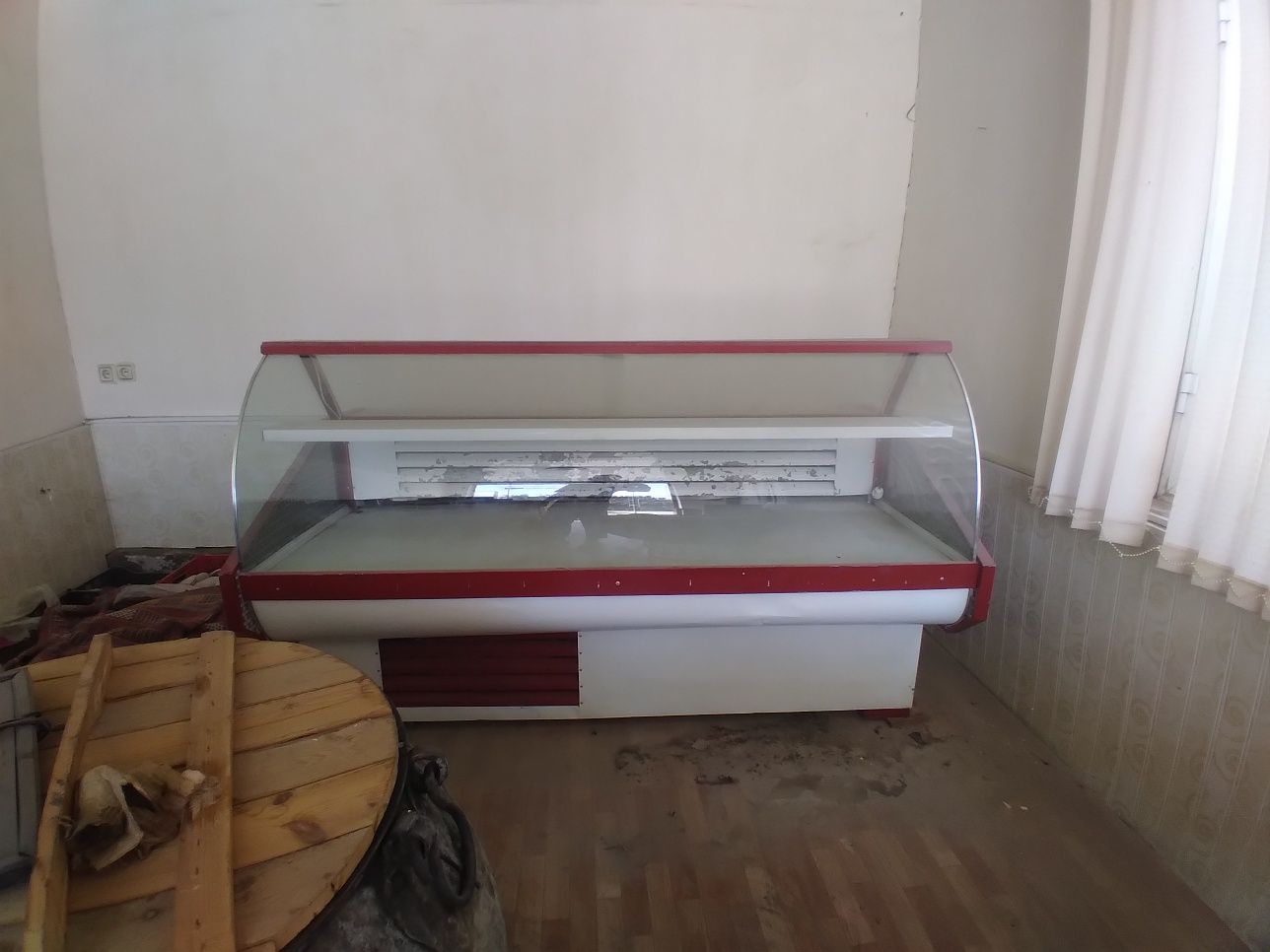 Витрина сотилади