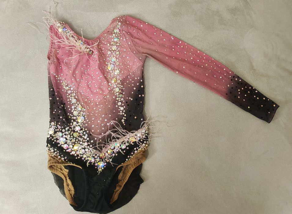 Продам купальник для  художественной гимнастики