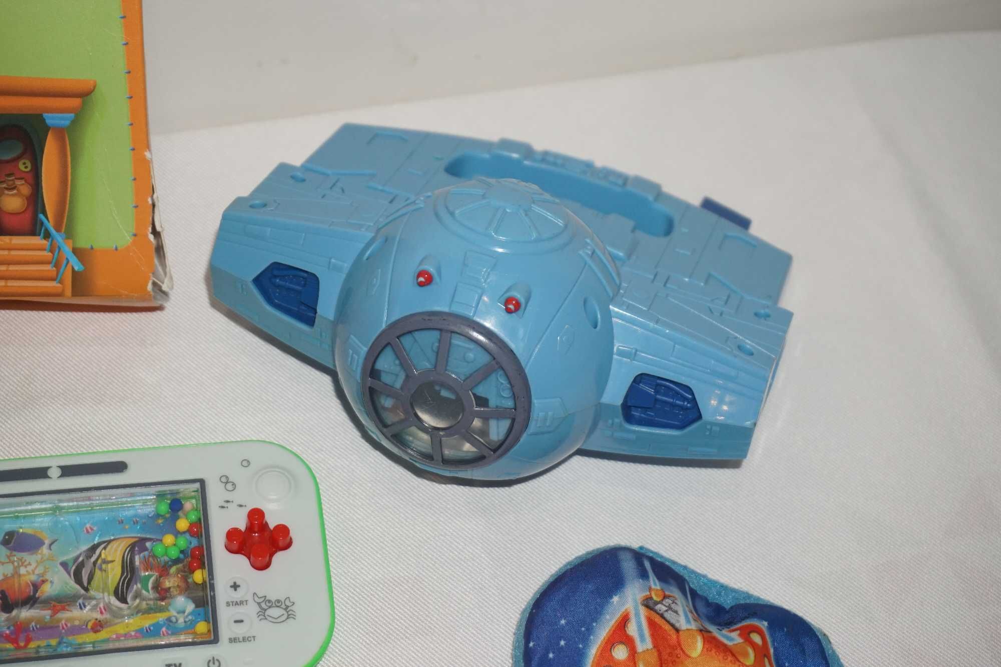 Лот от 12 Различни Детски Играчки