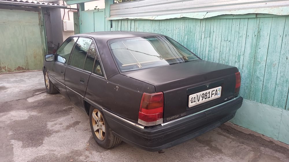 Продам опель омега А .