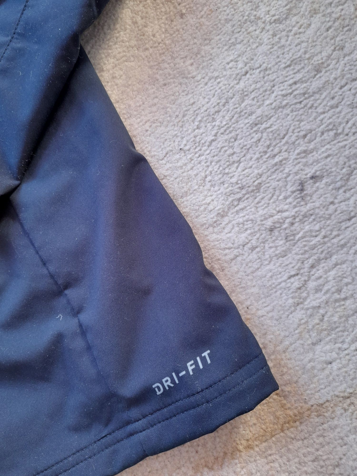 Nike dri fit мъжко горнище S размер.
