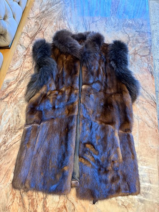 Vesta nurca foarte putin purtata!Marime 38-40