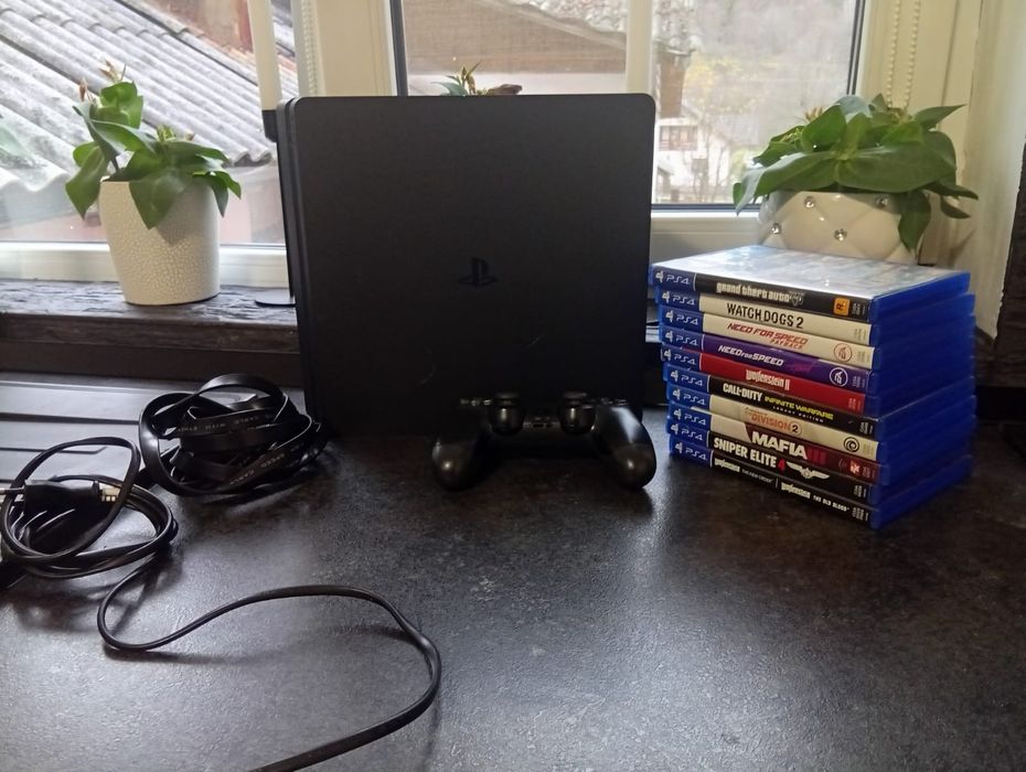 PS4 Slim de vânzare