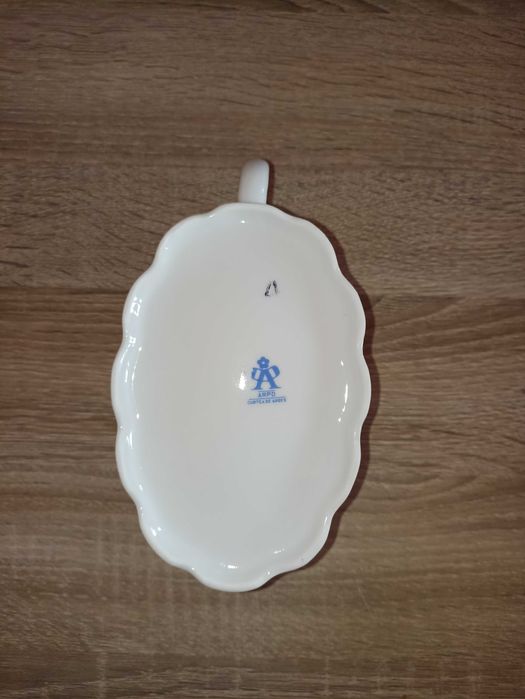 Sosieră din porțelan