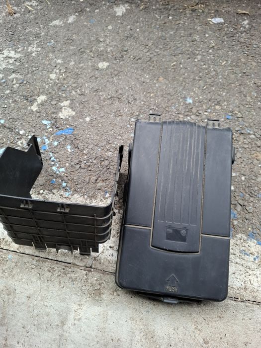 Capac + protectie laterala baterie Passat B7