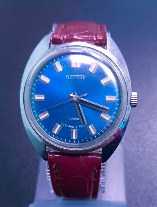 Часы Восток с синим циферблатом механизм 2409 на 17 камнях ЧЧЗ СССР