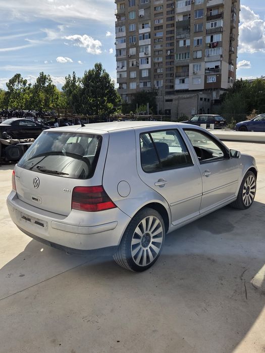 VW Golf 4 2.0 бензин (На части)