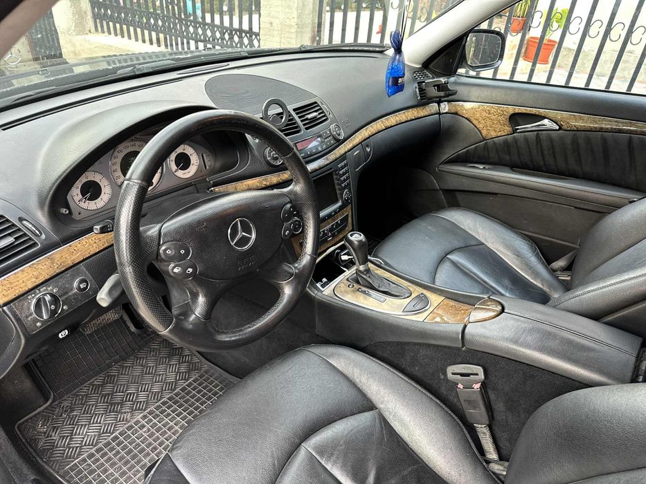 Vând Mercedes-Benz Clasa E 220 CDI