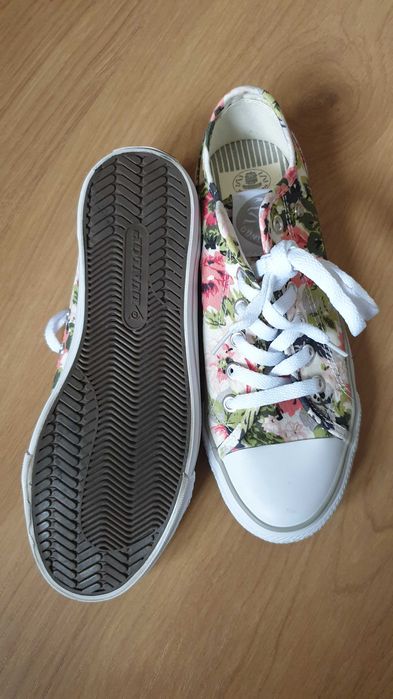 Tenisi Dunlop 38 ca noi, int. 24,5 cm