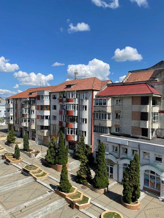 Vând apartament 3 camere - Pietonalul Transilvaniei - Piața Mare
