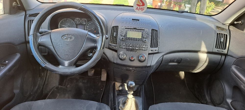 Vand Hyundai i30 2008
Motor de 1,6 diesel

Distributie pe lanț

29000