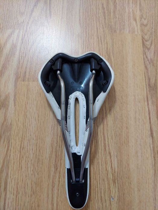 Șa bike Velo Senso Pro 131 x 275 mm
Alba Șine CrN/Ti 219 g NOS 0003-B3