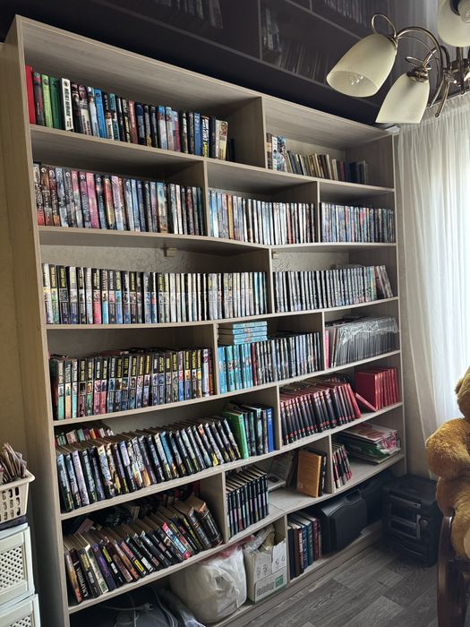 Продаются книги , большой выбор