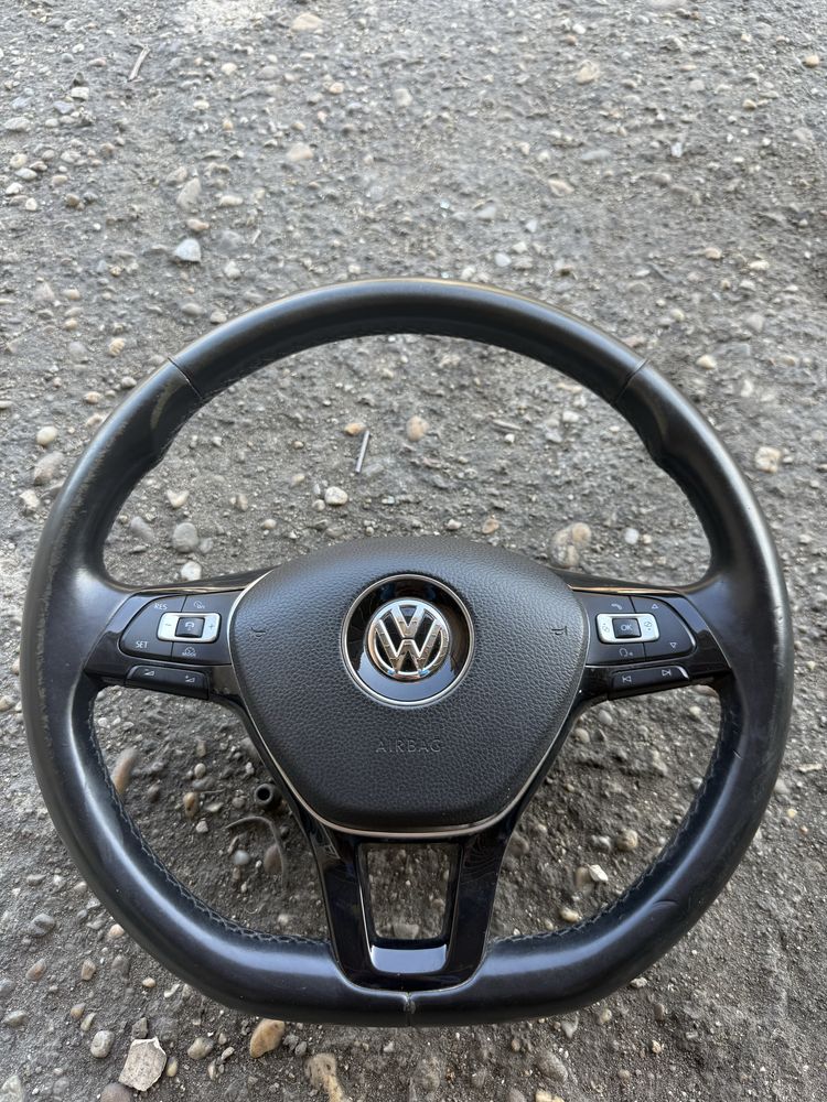 Волан с airbag VW Passat B8 2016 г. с подгрев