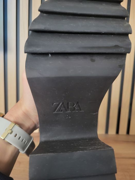 Черни кожени боти ZARA