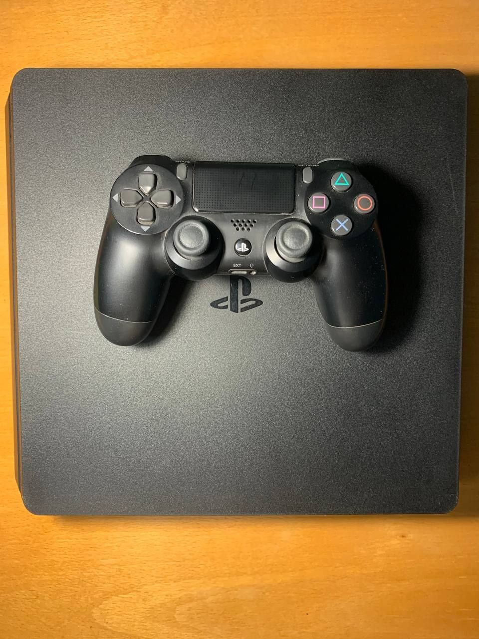 Playstation 4 slim 1Tb