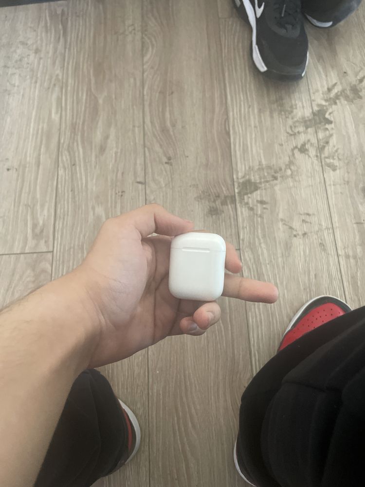 Apple AirPods 2nd generation