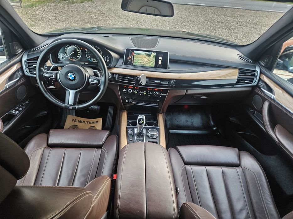 BMW x5.  Model 4,0D   2015 luna 11 , prima inmatriculare 2016. 313 CP