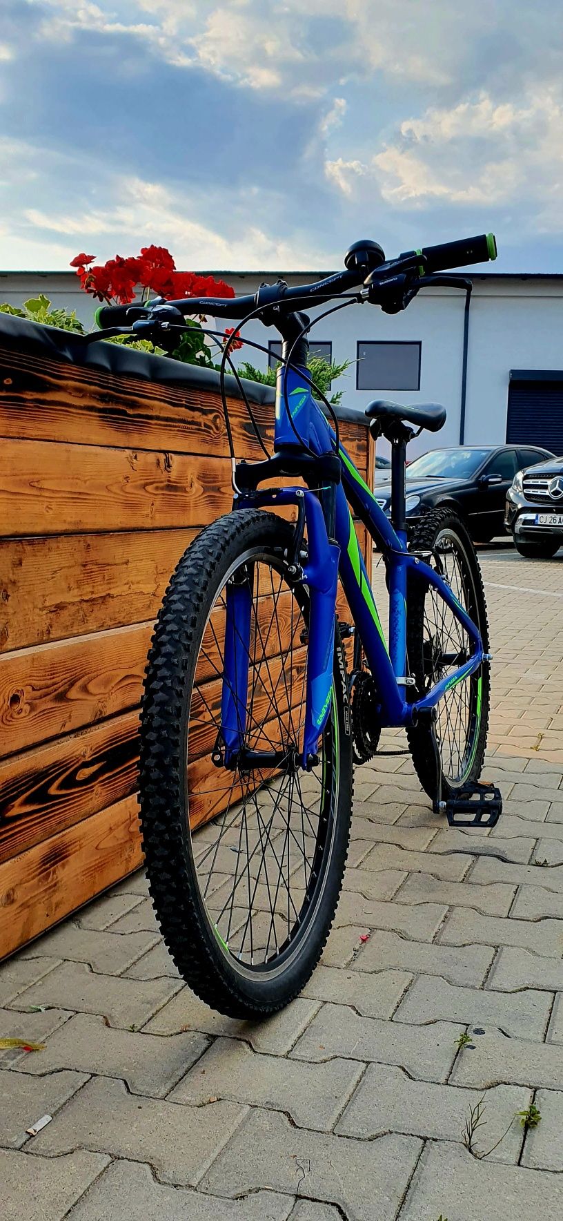 Vând bicicletă UNIVEGA Explorer 1.0