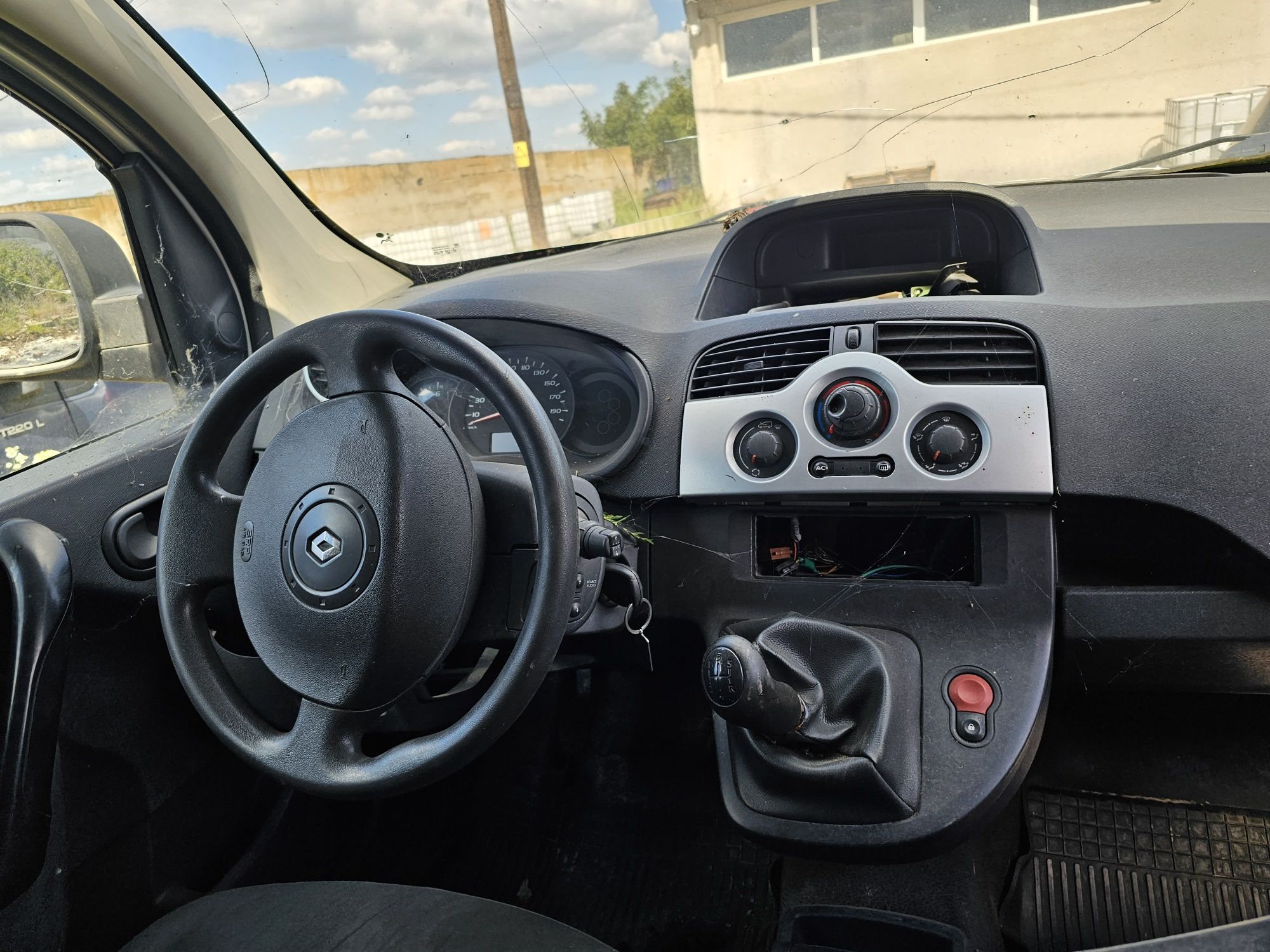 Dezmembrez Renault kangoo 2 -  2013 motor 1.5 dci